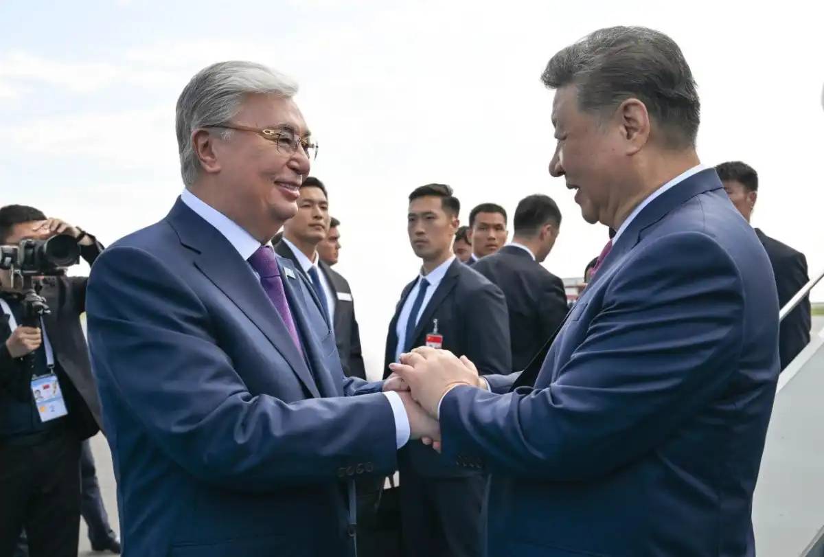 Президент Си Цзиньпинді құрметпен шығарып салды