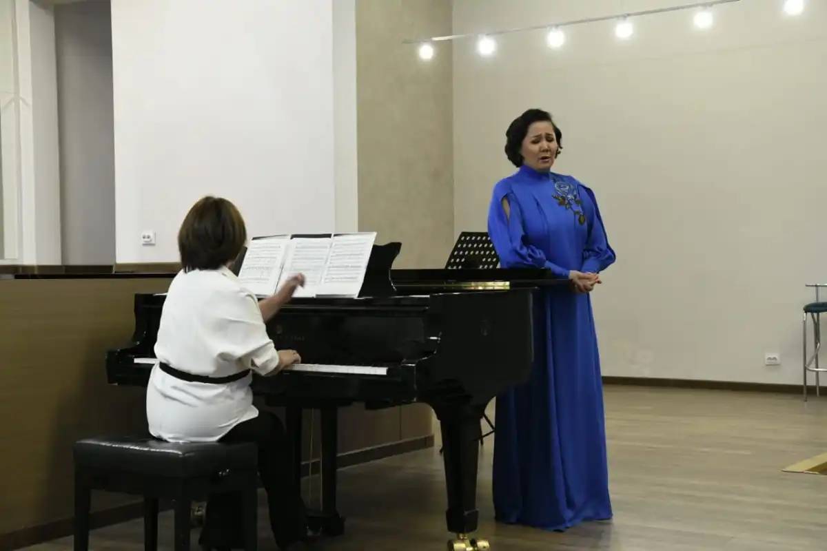 Астана филармониясында Ұлы Жеңістің 80 жылдығына арналған концерт өтті