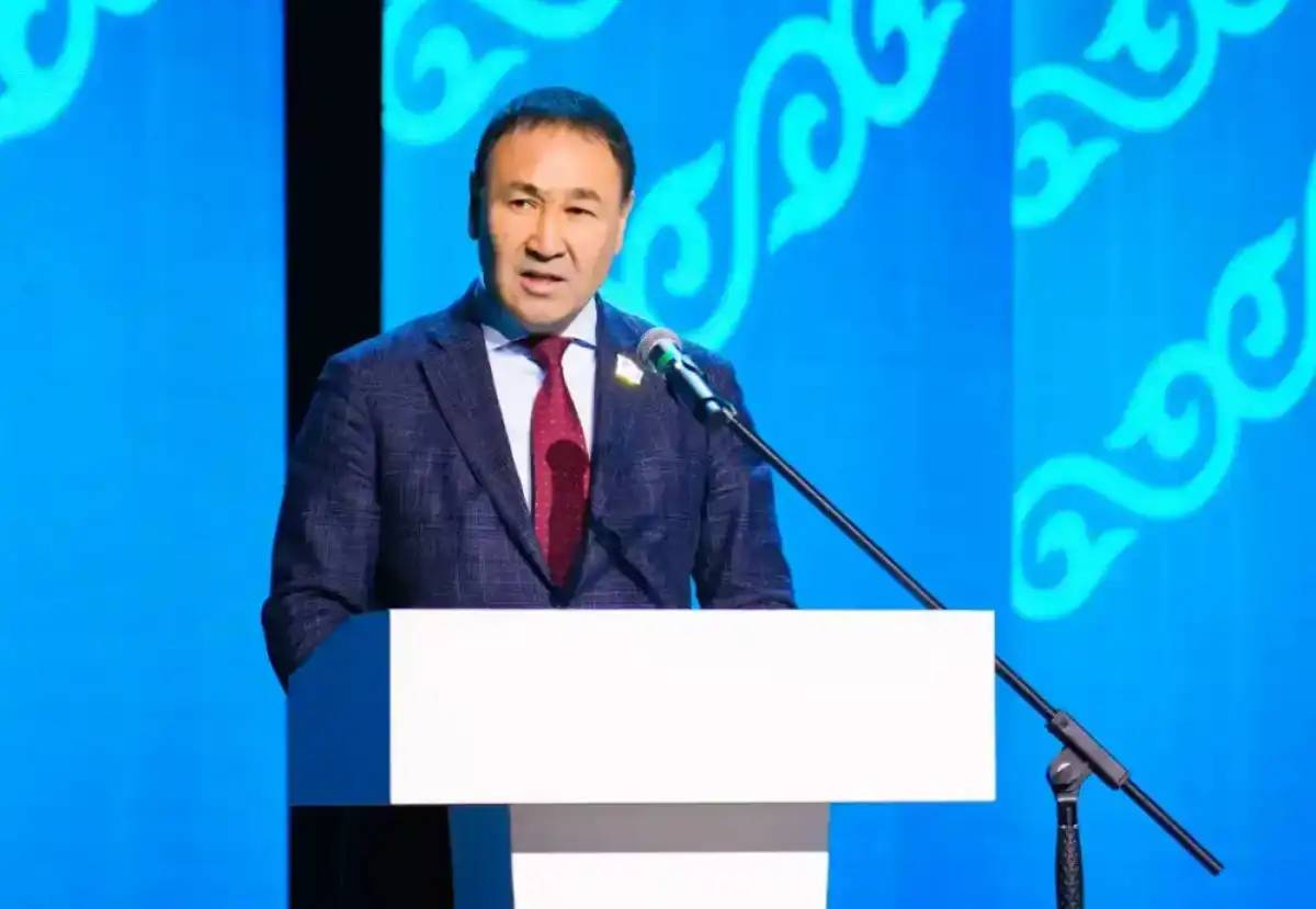 Табиғат Зейнұлқабден елордалықтарды Жеңіс күнімен құттықтады