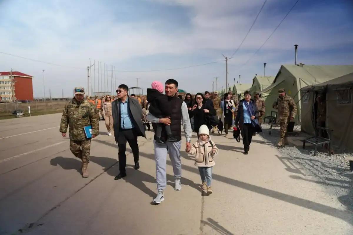 Жеңіс парадына қатысушылардың отбасылары далалық лагерьде болды