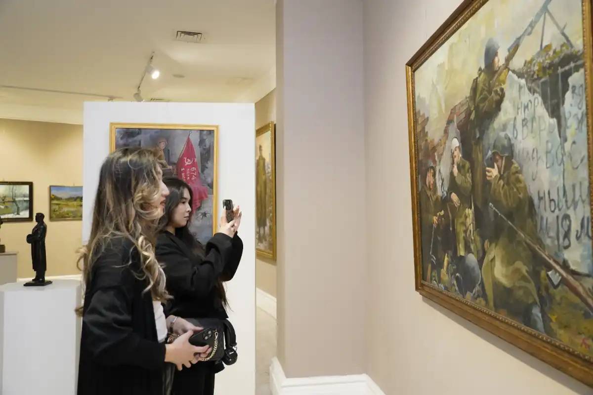 Жеңістің 80 жылдығы: Астанада халықаралық сурет көрмесі ашылды