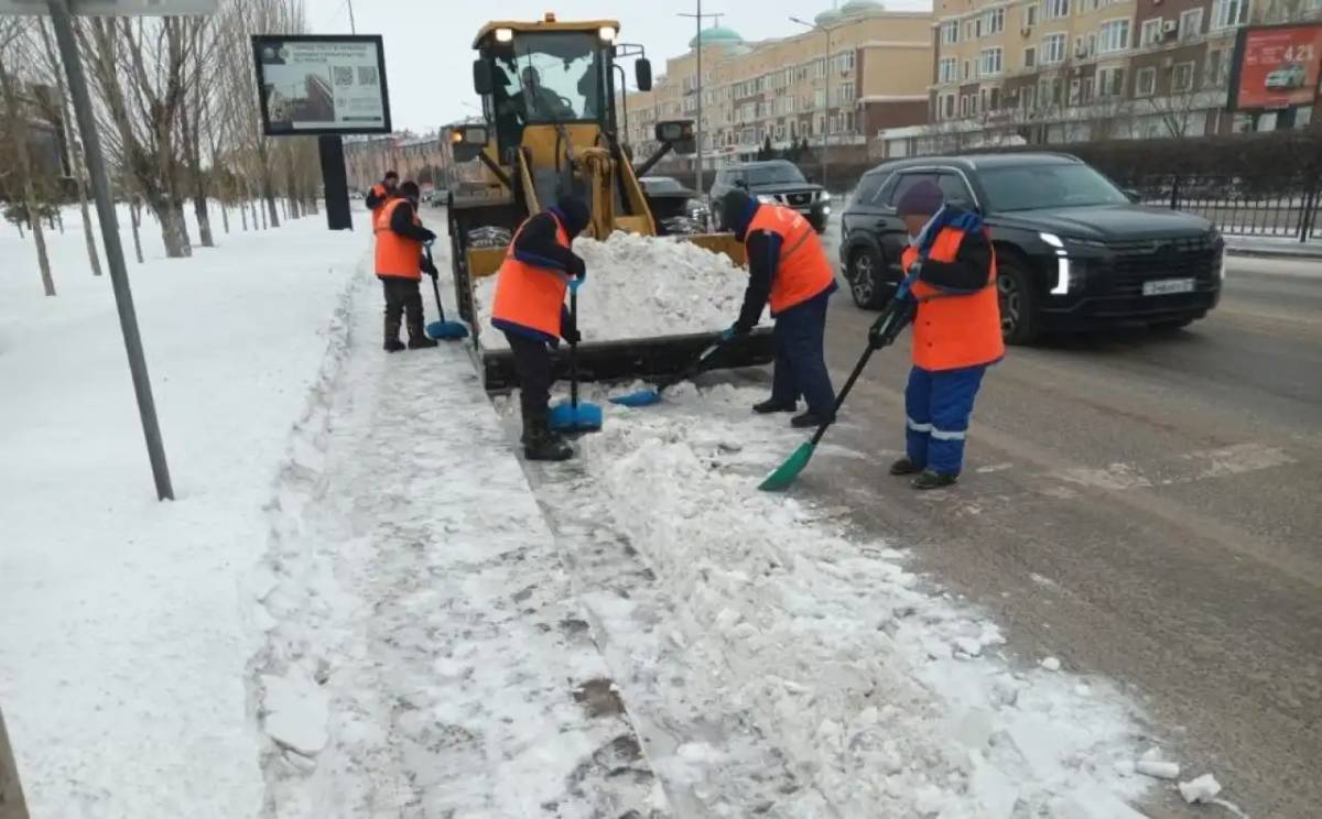 Елордадан бір түнде 28 мың текше метрден астам қар шығарылды