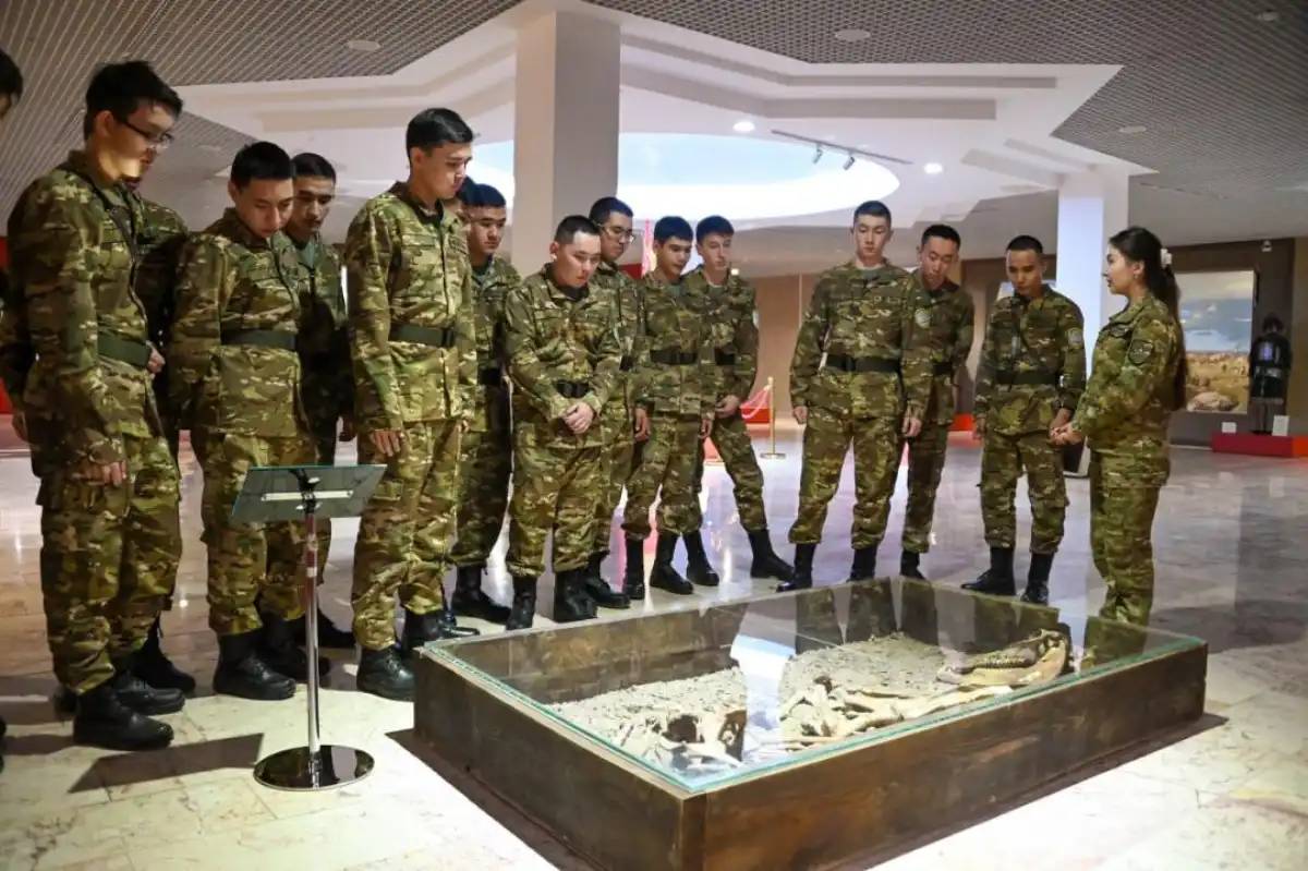 Астаналық студенттер қазақ елінің әскери тарихымен танысты