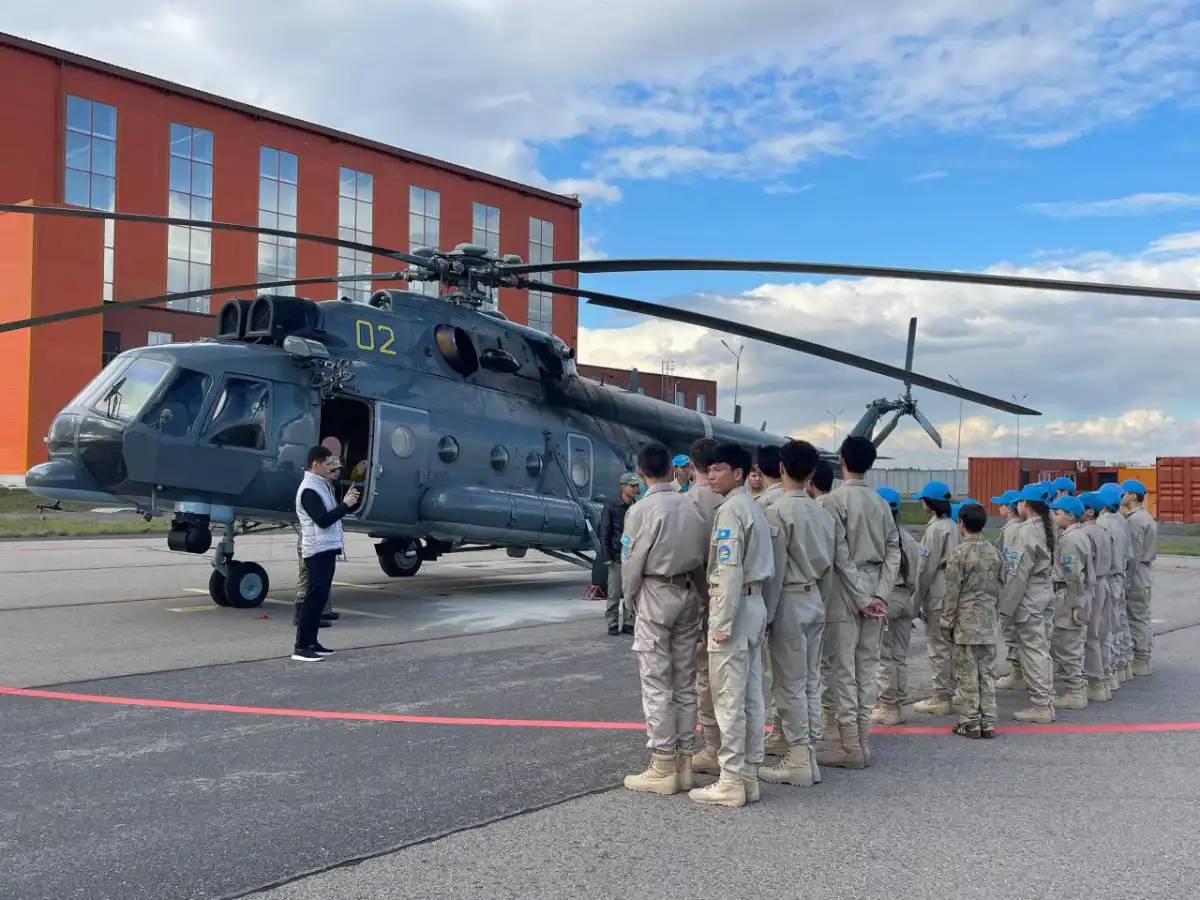Астанада «Жас сарбаз» қозғалысының өкілдері  әскери қызметпен танысты