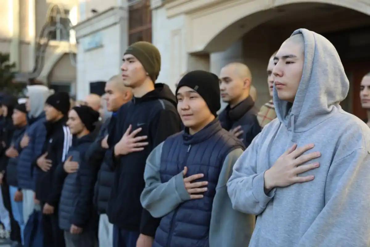 Астанадан әскерге шақырылған жастар Десанттық-шабуылдау әскерлерінің қатарына аттанды