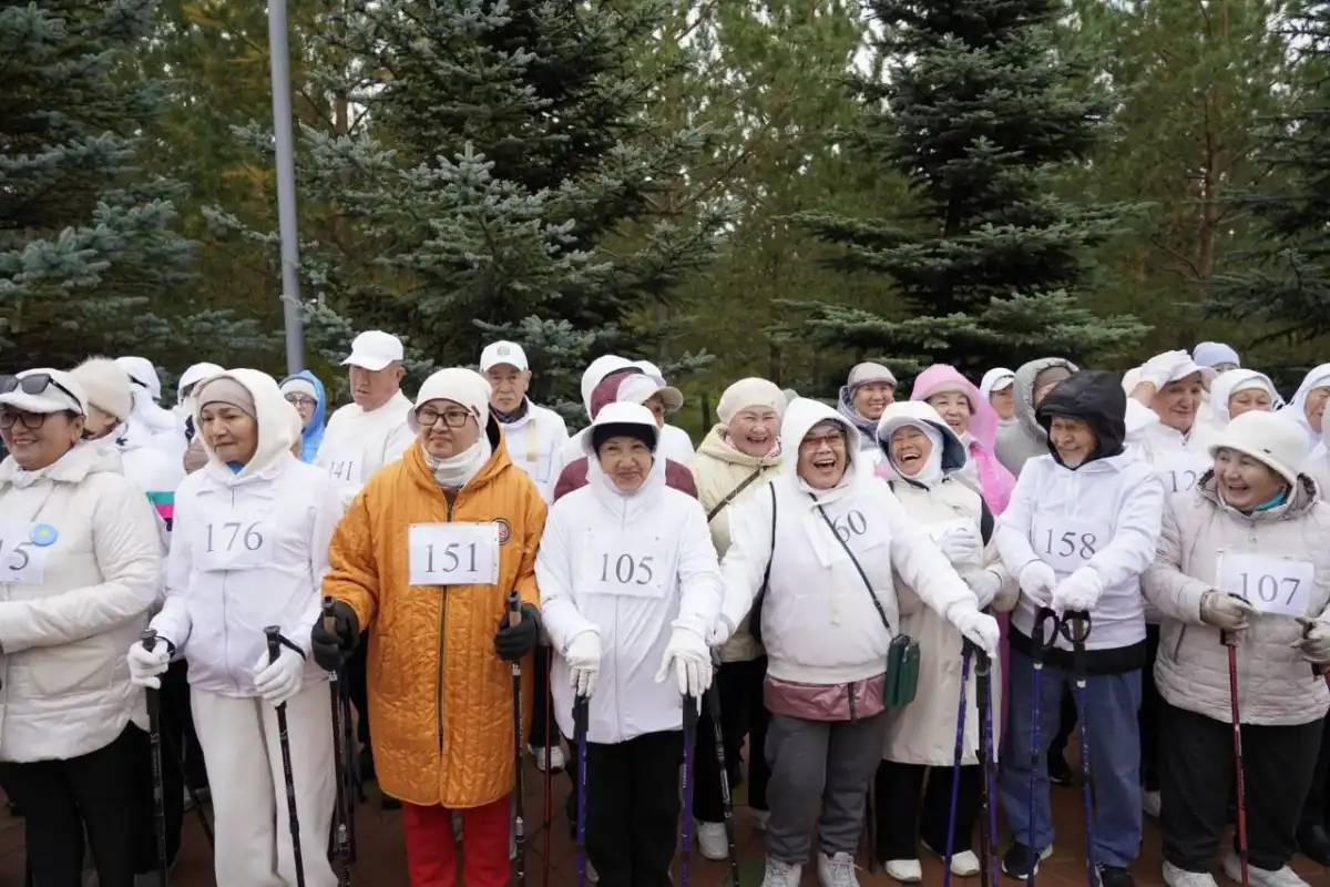 Астанада 200-ге жуық зейнеткер ерекше марафонға қатысты