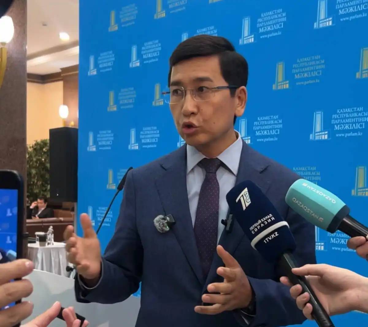 «Сүйінші!»: Аймағамбетов ұстаздарға қуанышты жаңалық айтты