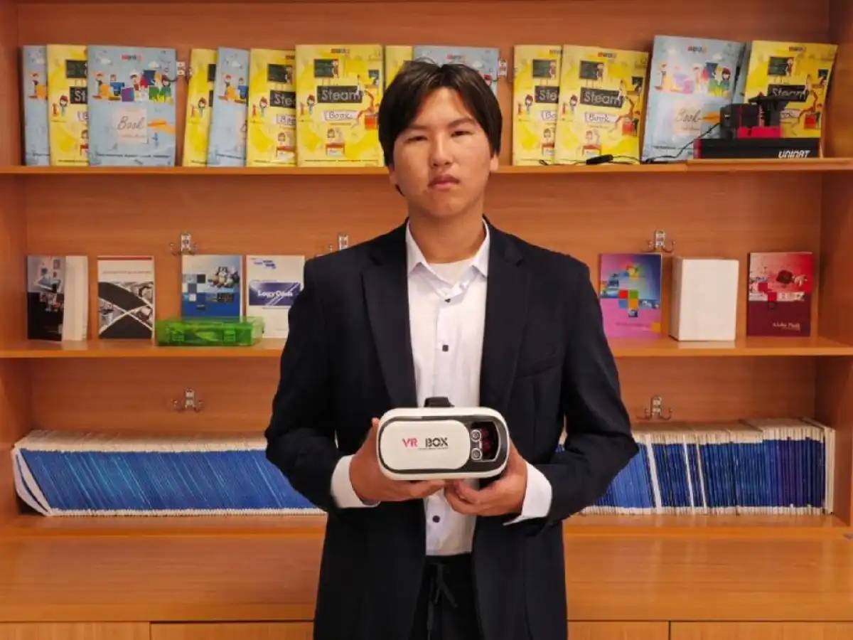 Елордалық оқушы зағип жандарға арналған ақылды көзілдірік ойлап тапты