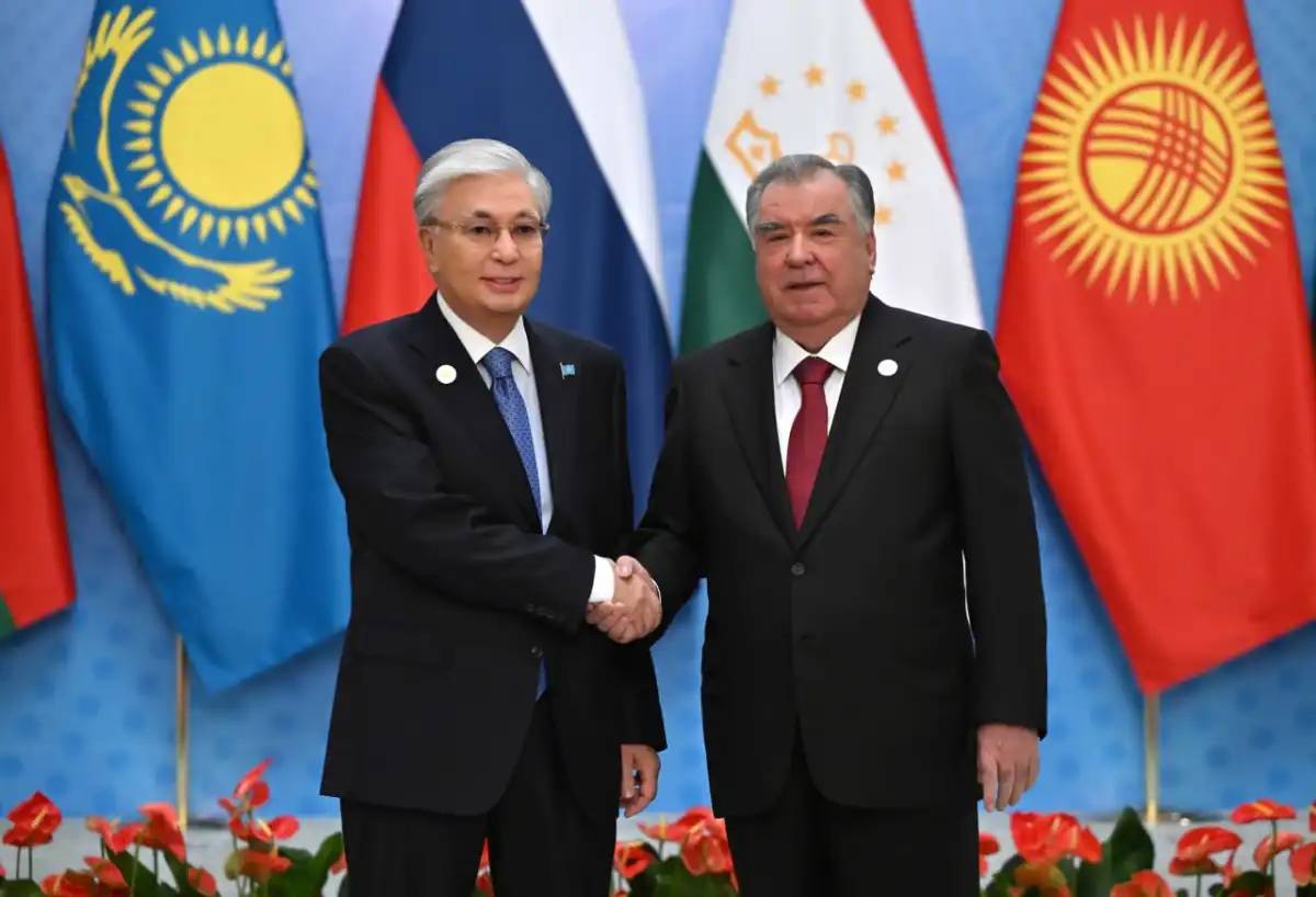 Мемлекет басшысы Душанбедегі Ұлттар сарайына барды