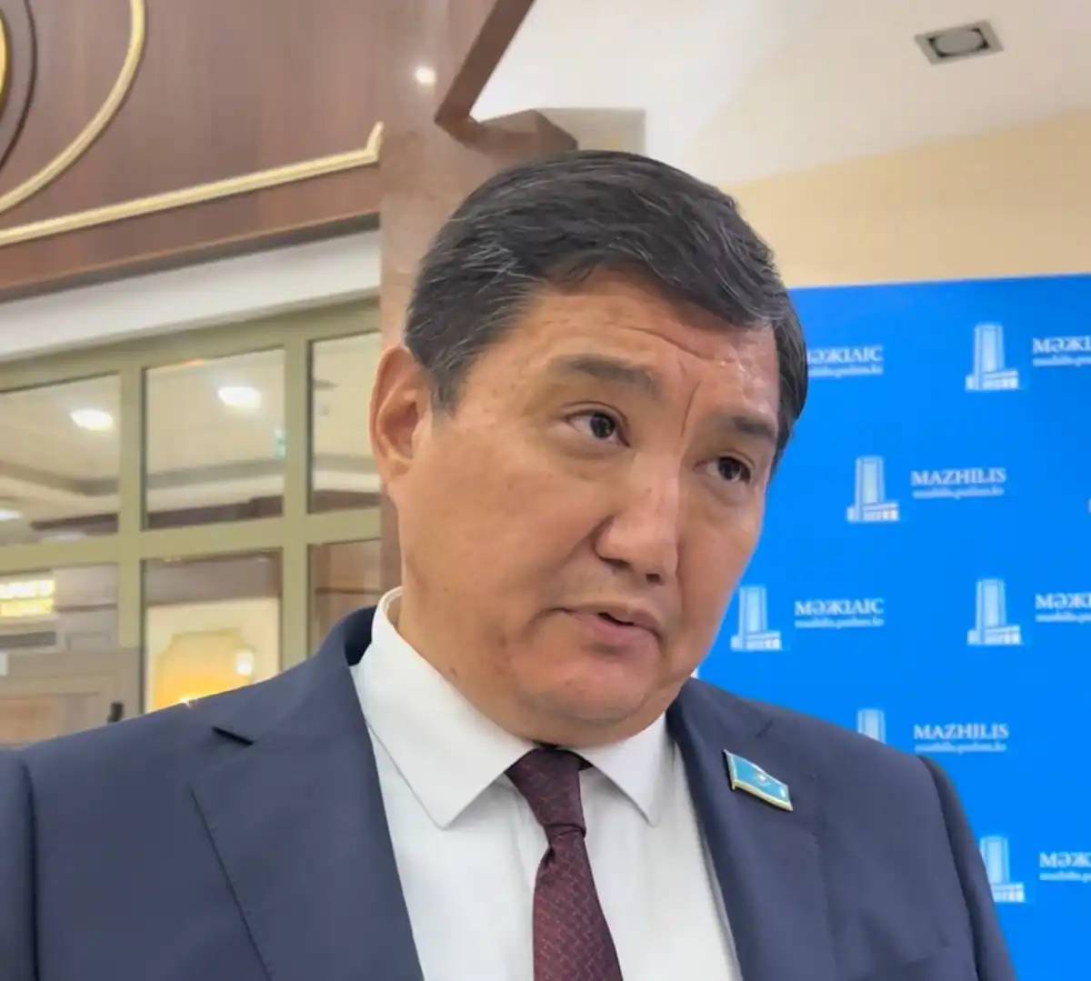 «Қайдан шыққан баға»: Депутат Бақытжан Базарбек билет бағасы 700 мың теңге болғанын сынады