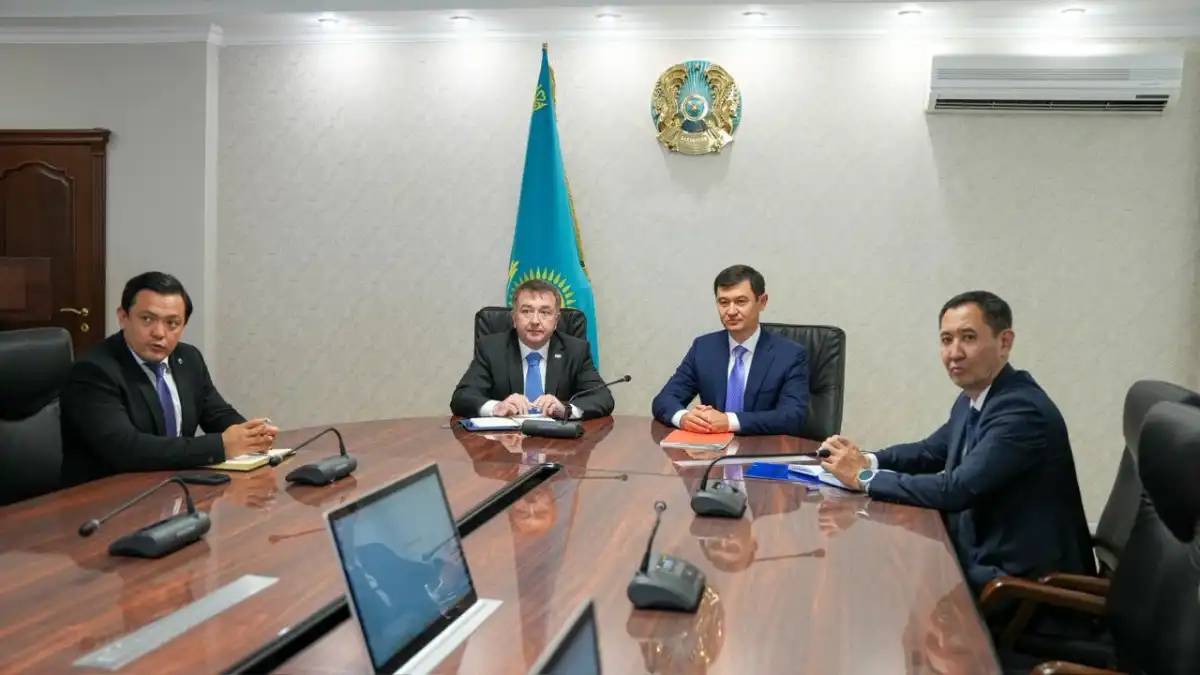 Заңнаманы талдауды жеделдетеді: Әділет министрлігі ЖИ-агентін таныстырды