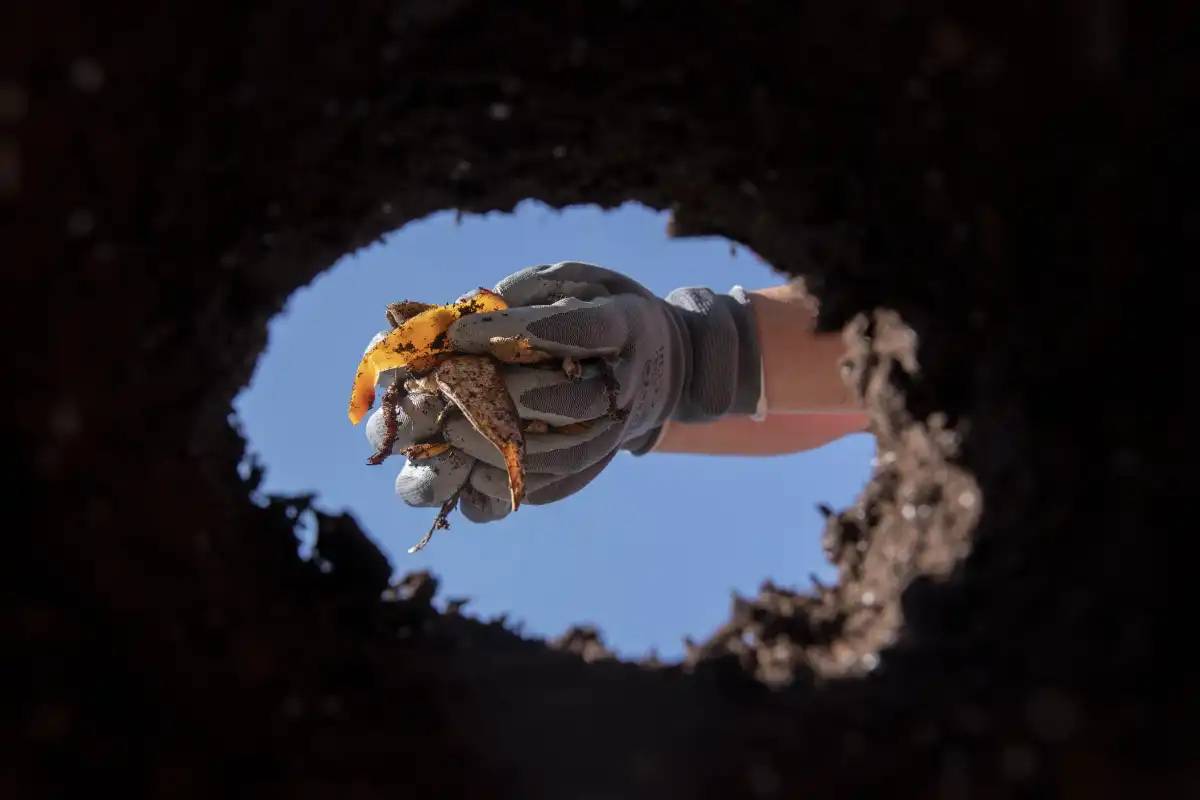 Қарағандыда екі жұмысшы кәріз құбырын ауыстыру кезінде қаза болды