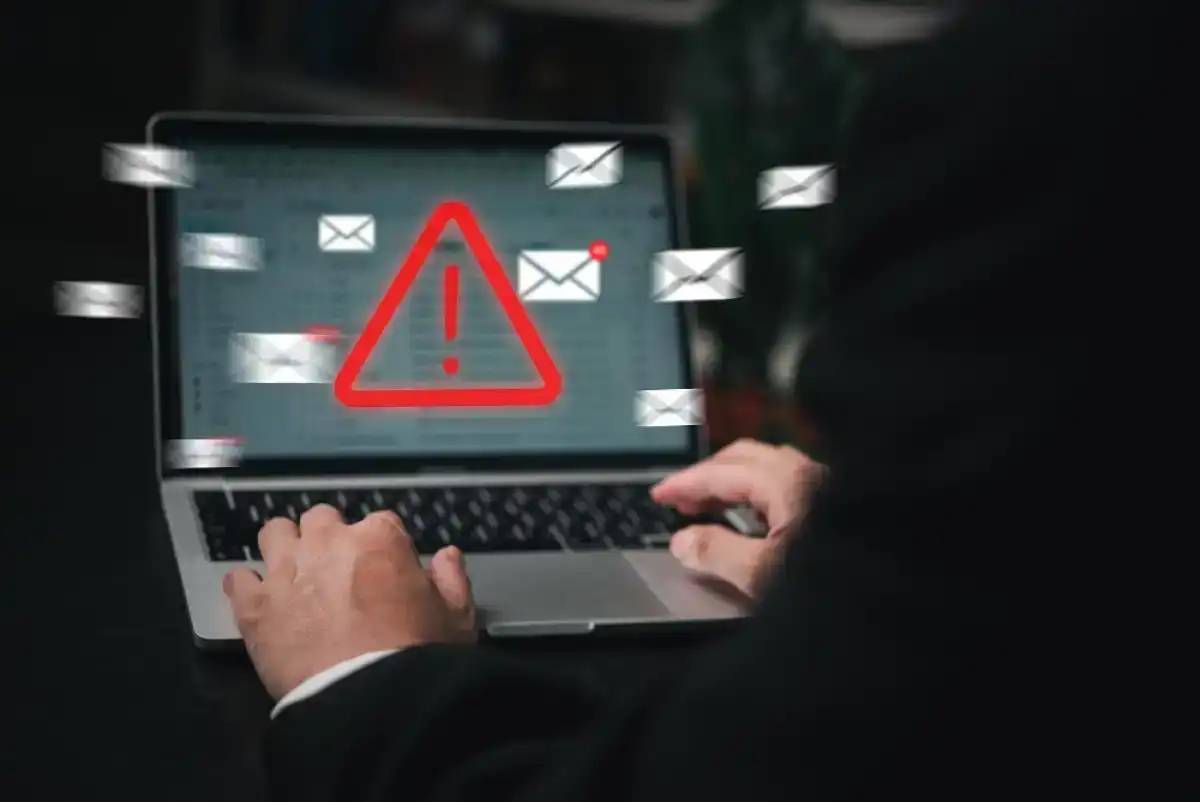 Бас прокуратура интернет-алаяқтар енді мұғалімдерді нысанаға алғанын ескертті