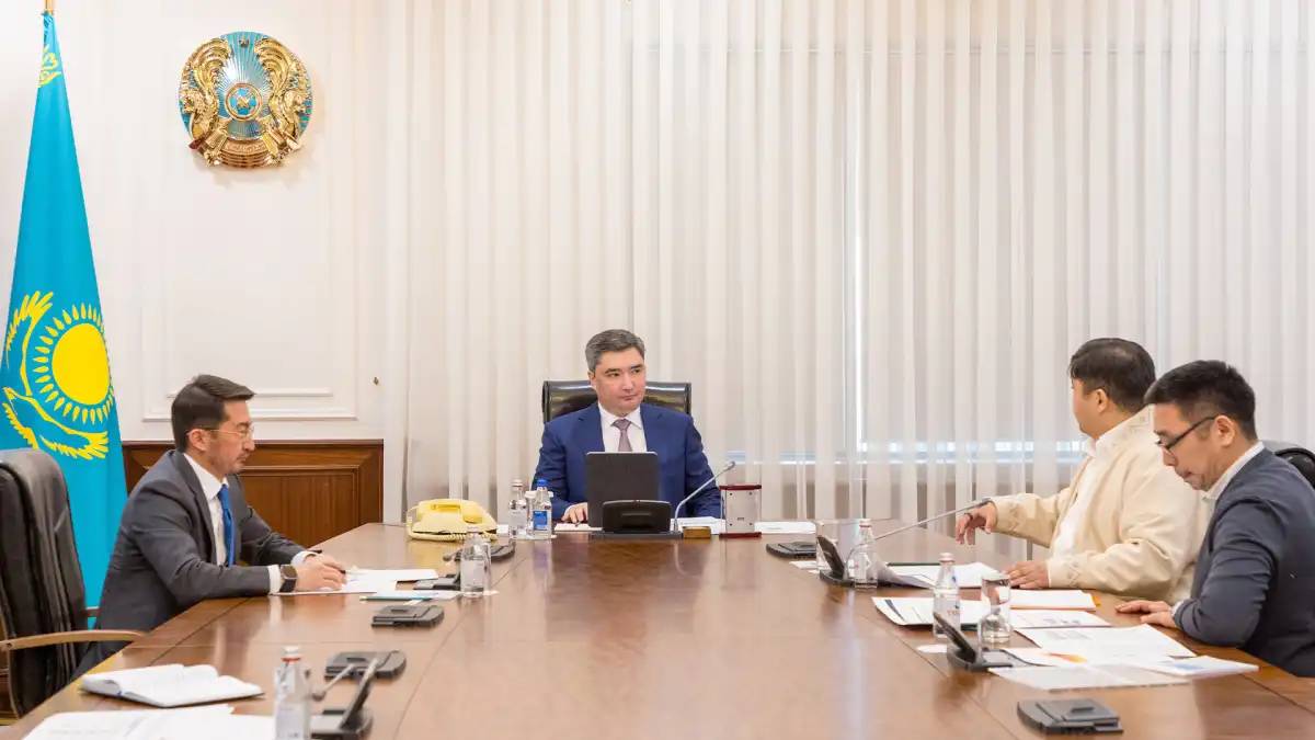 Бектенов: Жасанды интеллект технологияларын дамыту – Үкіметтің басты міндеті