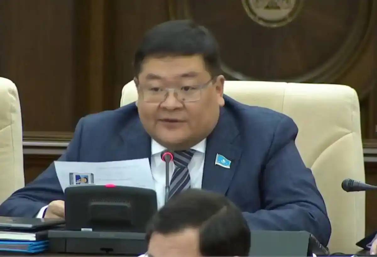 Айдос Сарым: Жалған коучтар мен рухани алаяқтар қоғам үшін қауіпті құбылысқа айналды