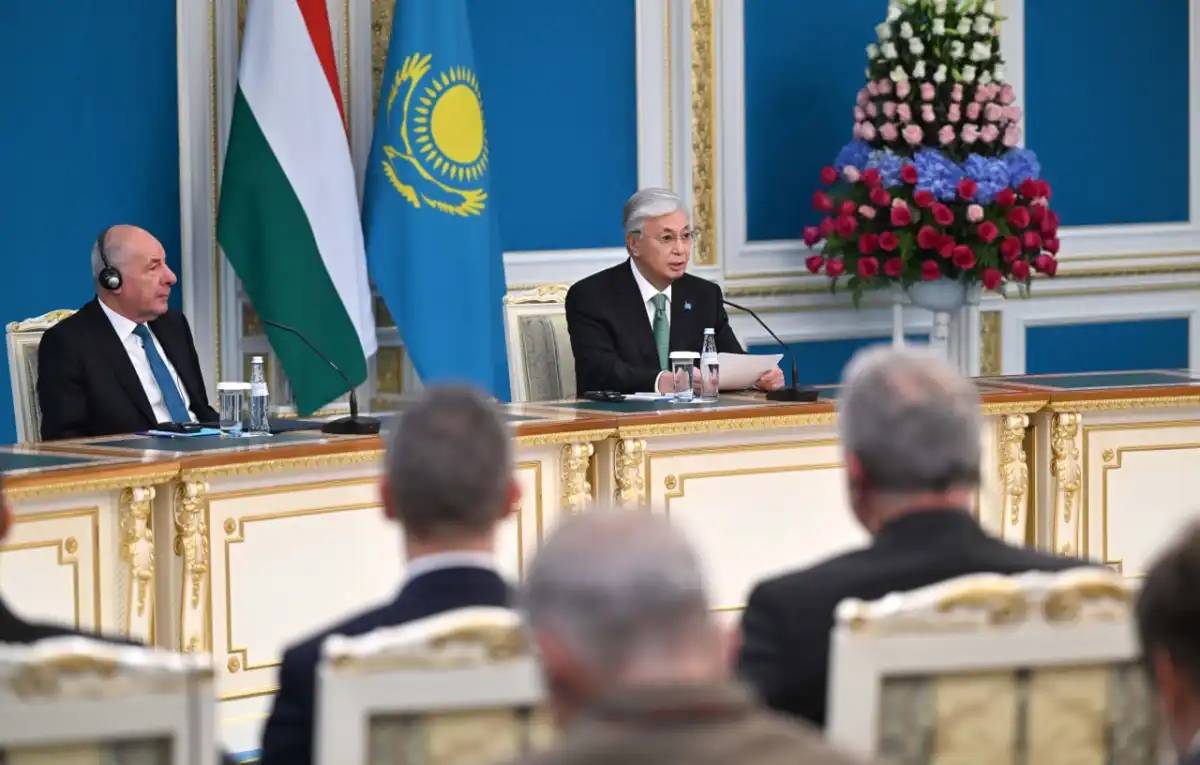 Қасым-Жомарт Тоқаев пен Тамаш Шуйок баспасөз брифингін өткізді