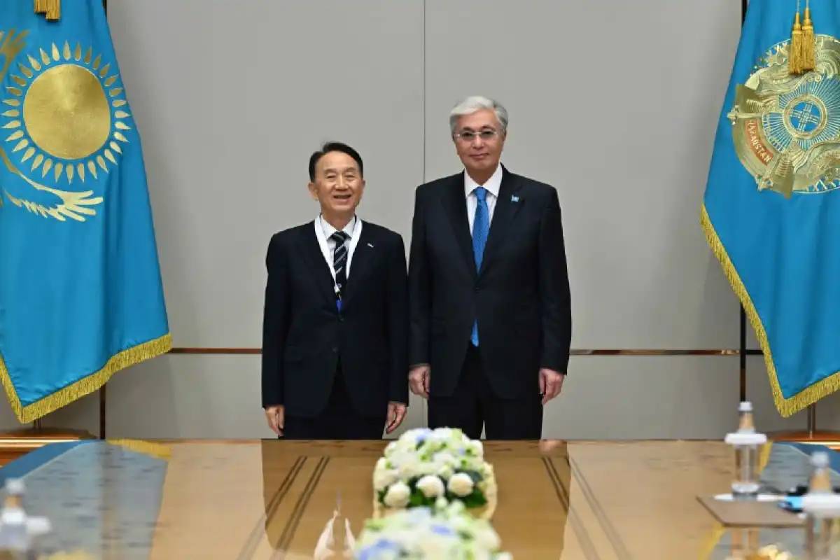 Президент Woosong білім беру қоры қамқоршылар кеңесінің төрағасы Ким Сонг Кёнгты қабылдады