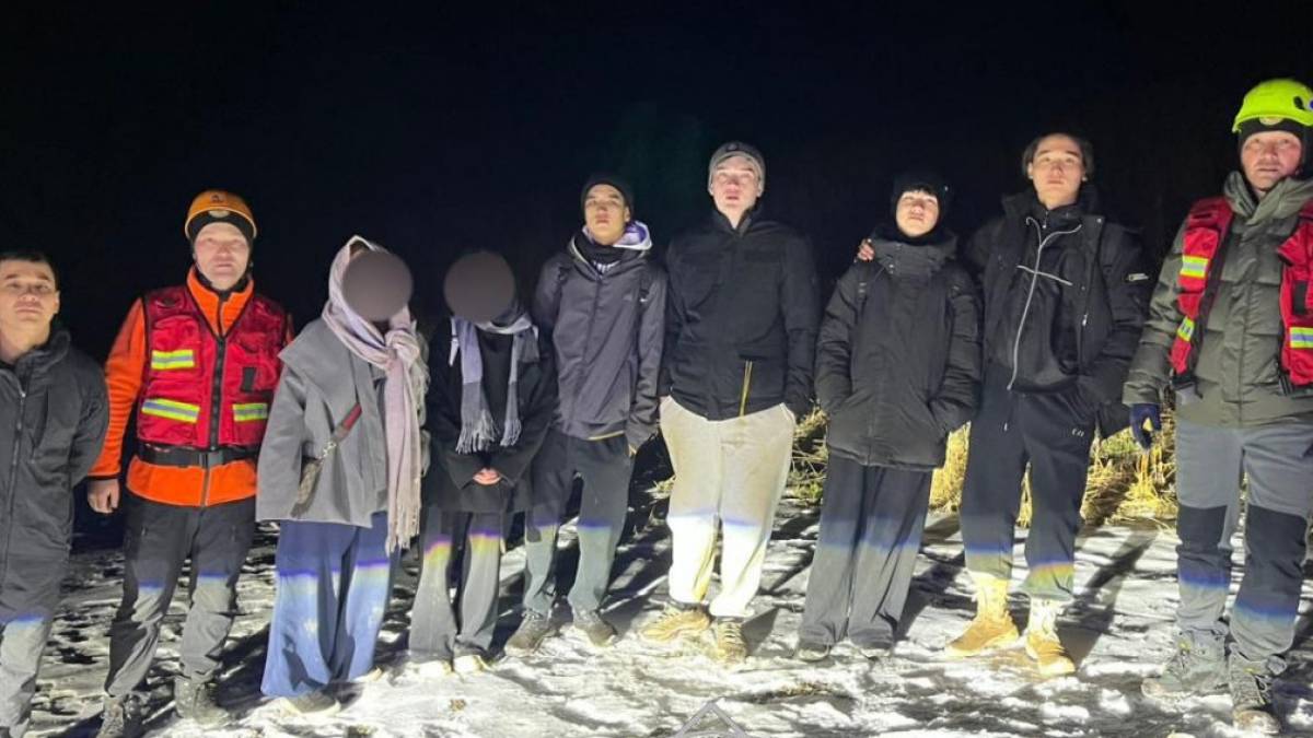 Алматыда 6 турист тау басында қалып қойған