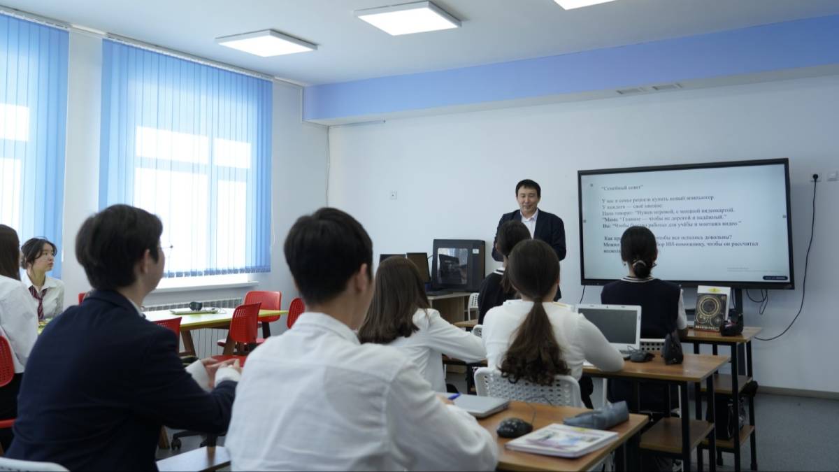 40 балалар омбудсмені оқушылардың мүддесін республикалық деңгейде қорғайды