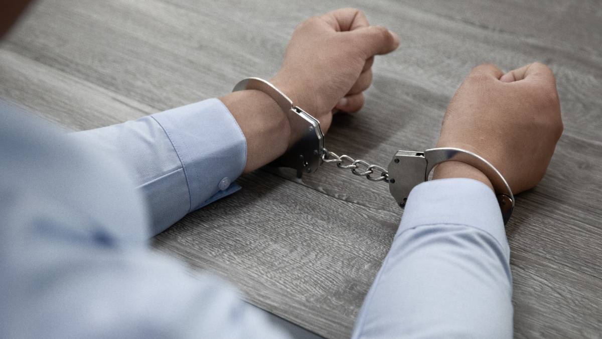 Ақтөбеде азаматтардың 100 млн теңгесін жымқырған күдікті ұсталды