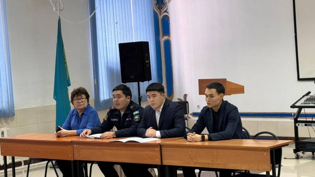 Заң мен тәртіп: Елордада колледж студенттеріне қауіпсіздік ережелері түсіндірілді