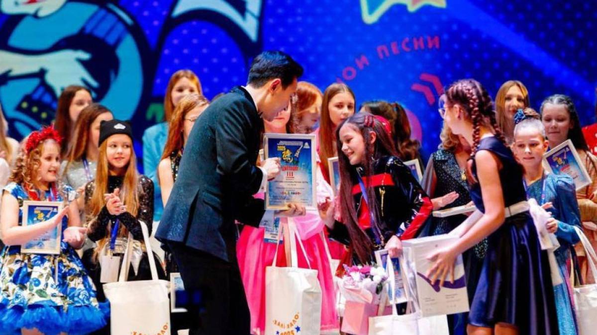 Жас вокалистер Беларусьтегі халықаралық байқауда жүлделі орындар иеленді