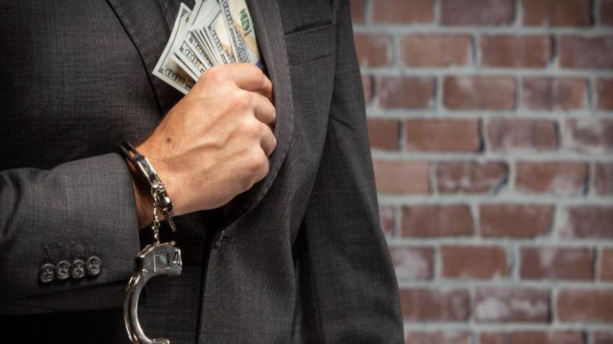 Абай облысында ауылдық округтің бұрынғы әкімі бюджет қаражатын жымқырғаны үшін сотталды