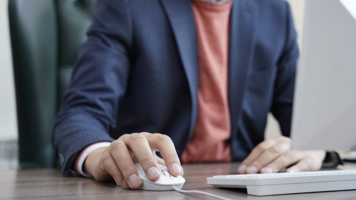 Мемлекеттік қызметшілердің санаттарын нақты белгілеу керек – Президент